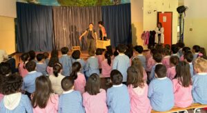 Rappresentazione teatrale per i bambini della scuola dell'Infanzia Sanniti.