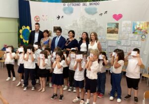 Saluto alla scuola dell'infanzia dei bambini del plesso Sanniti.